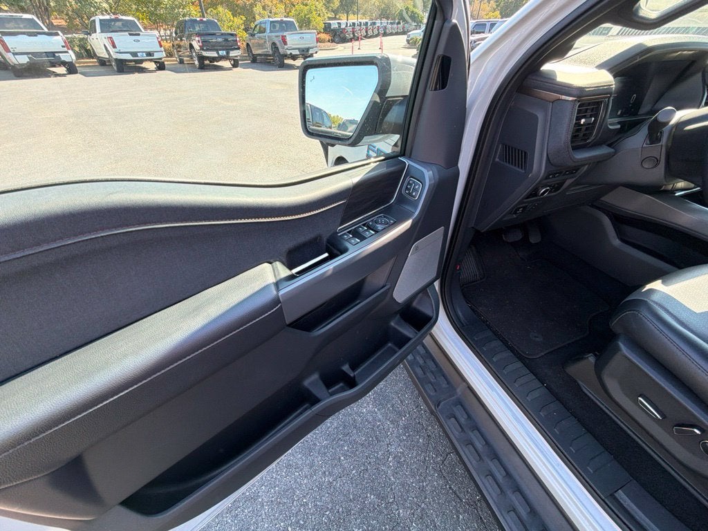 2024 Ford F-150 Lightning Lariat