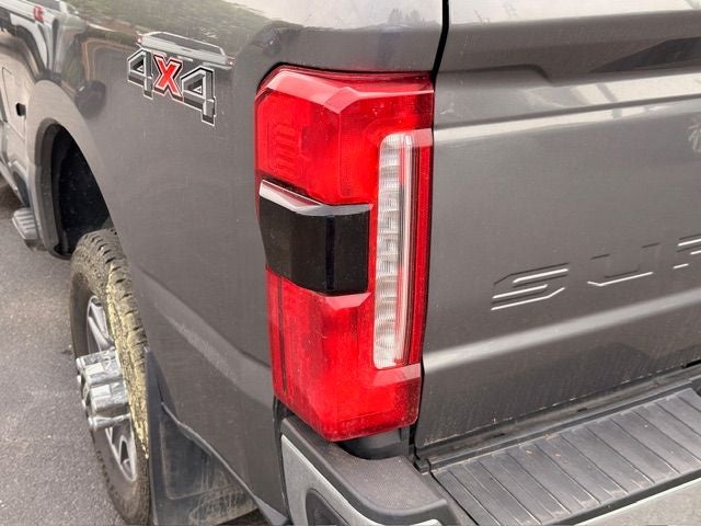 2023 Ford F-350SD Lariat