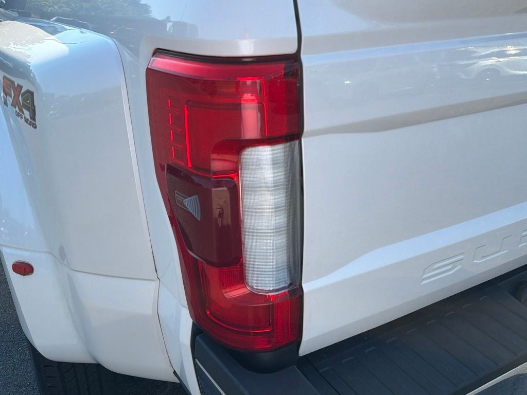 2017 Ford F-350SD Lariat DRW