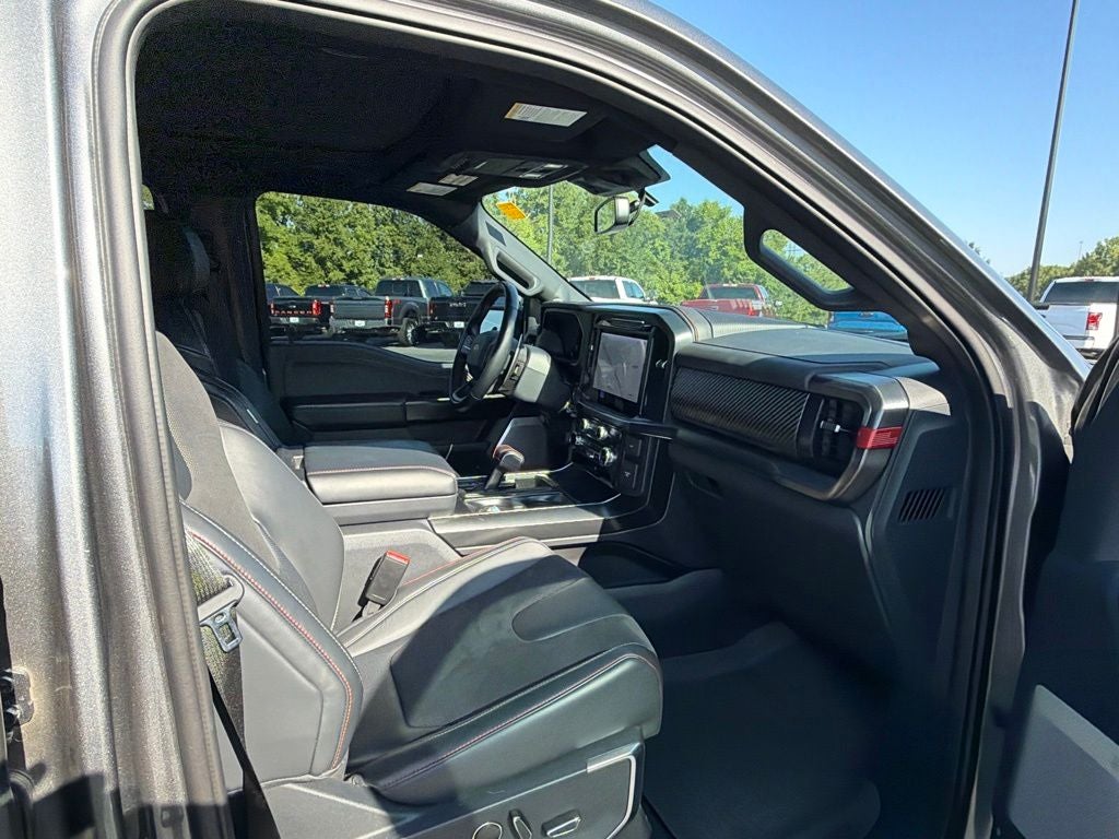2025 Ford F-150 Raptor 37