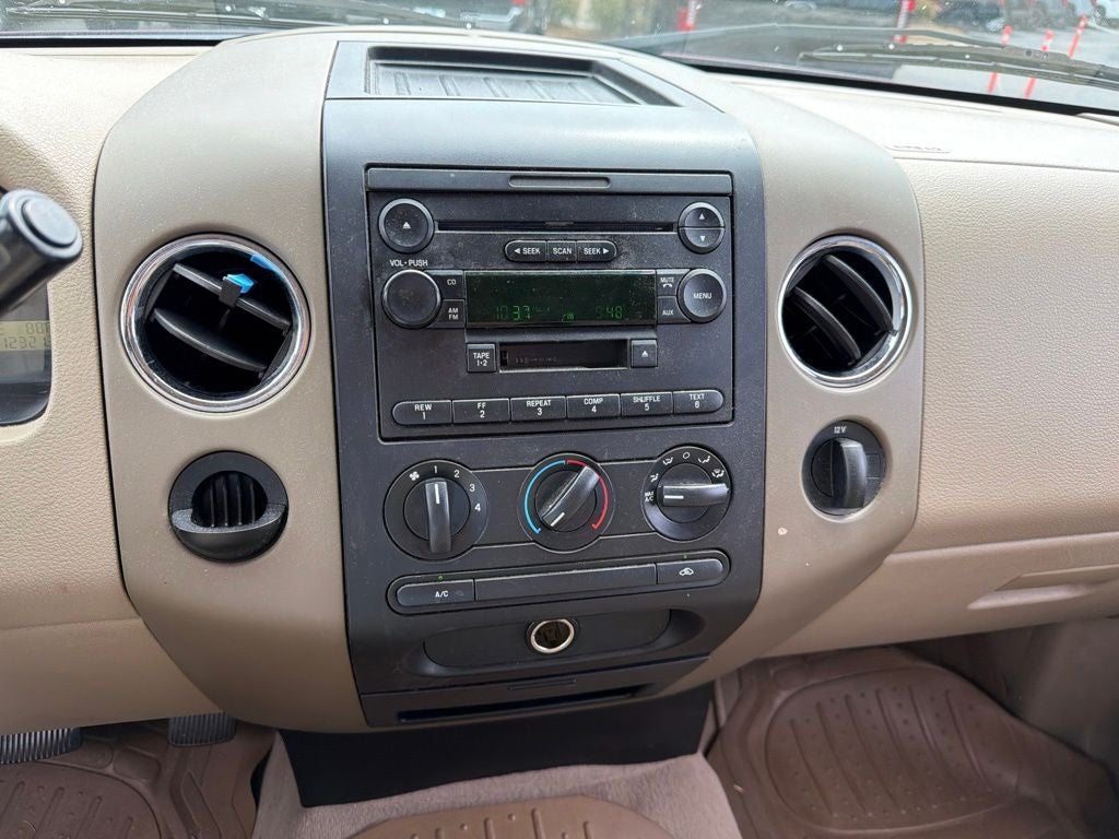 2004 Ford F-150 XLT