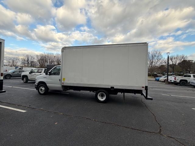 2026 Ford E-350SD Base Cutaway