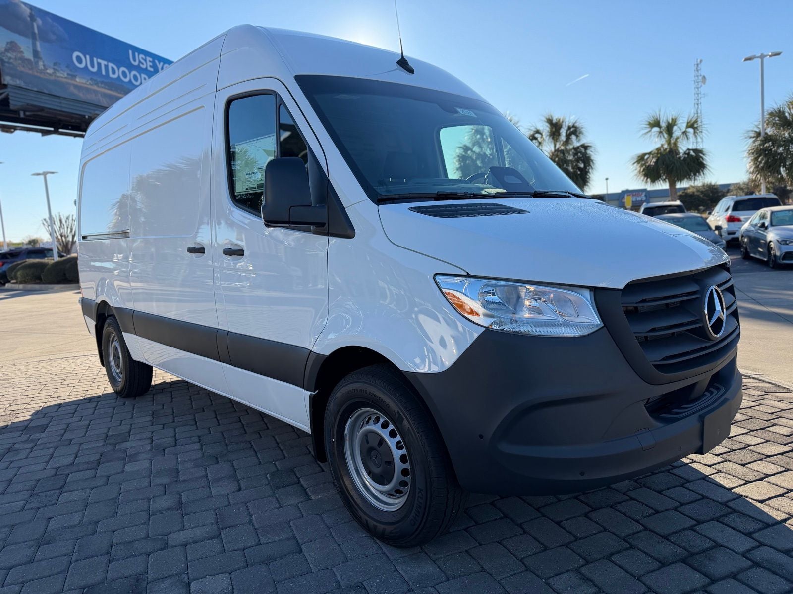 2026 Mercedes-Benz Sprinter 2500 Cargo 144 WB