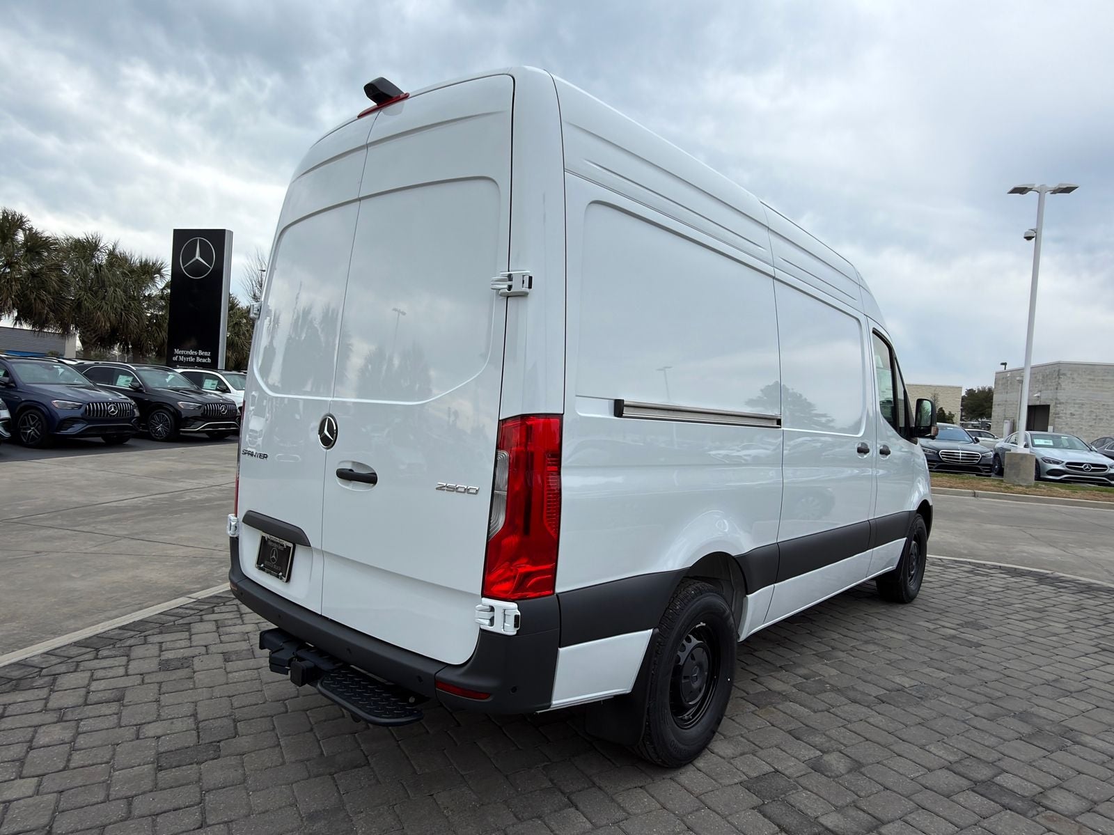 2026 Mercedes-Benz Sprinter 2500 Cargo 144 WB