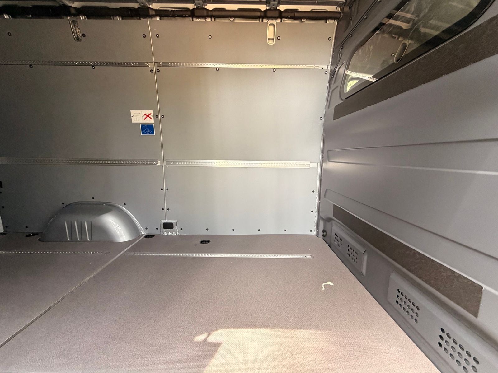 2026 Mercedes-Benz Sprinter 2500 Cargo 144 WB