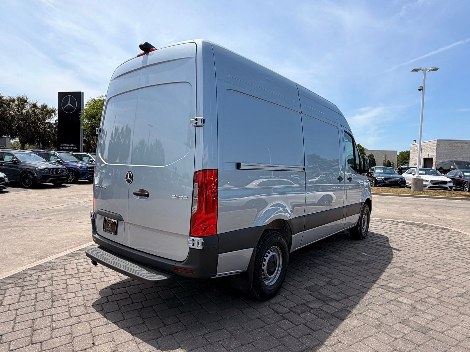2026 Mercedes-Benz Sprinter 2500 Cargo 144 WB