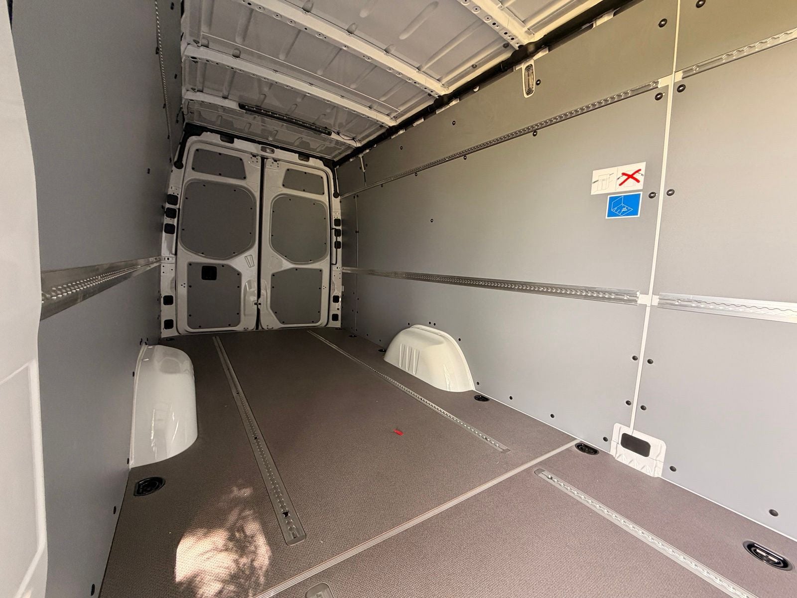 2026 Mercedes-Benz Sprinter 2500 Cargo 170 WB Extended