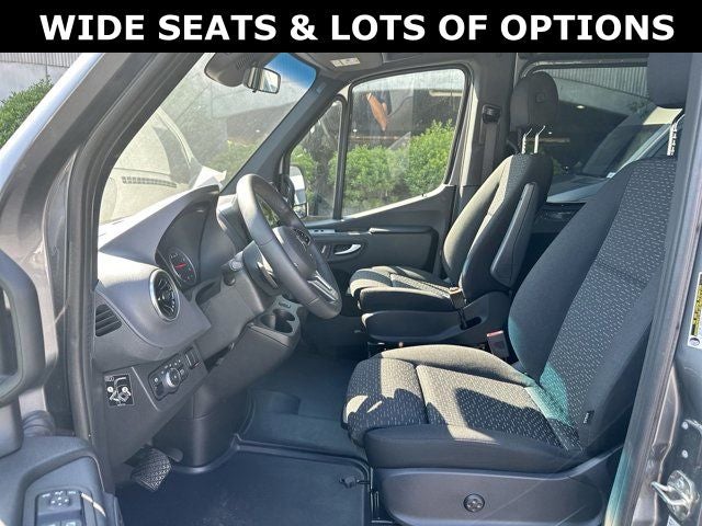 2023 Mercedes-Benz Sprinter 2500 LUXURY 11 SEAT PASSENGER 144 WB