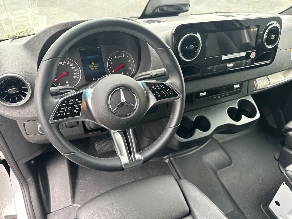 2025 Mercedes-Benz Sprinter 2500 Cargo 144 WB