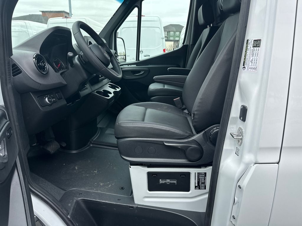 2025 Mercedes-Benz Sprinter 2500 Cargo 170 WB High Roof