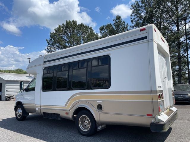 2006 Ford E-350SD Base Cutaway