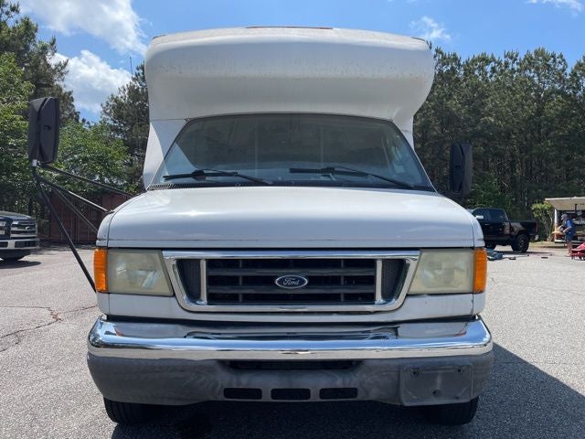 2006 Ford E-350SD Base Cutaway