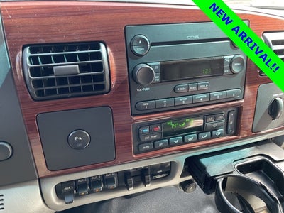 2005 Ford F-350SD Lariat DRW