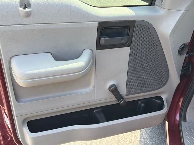 2005 Ford F-150 Base